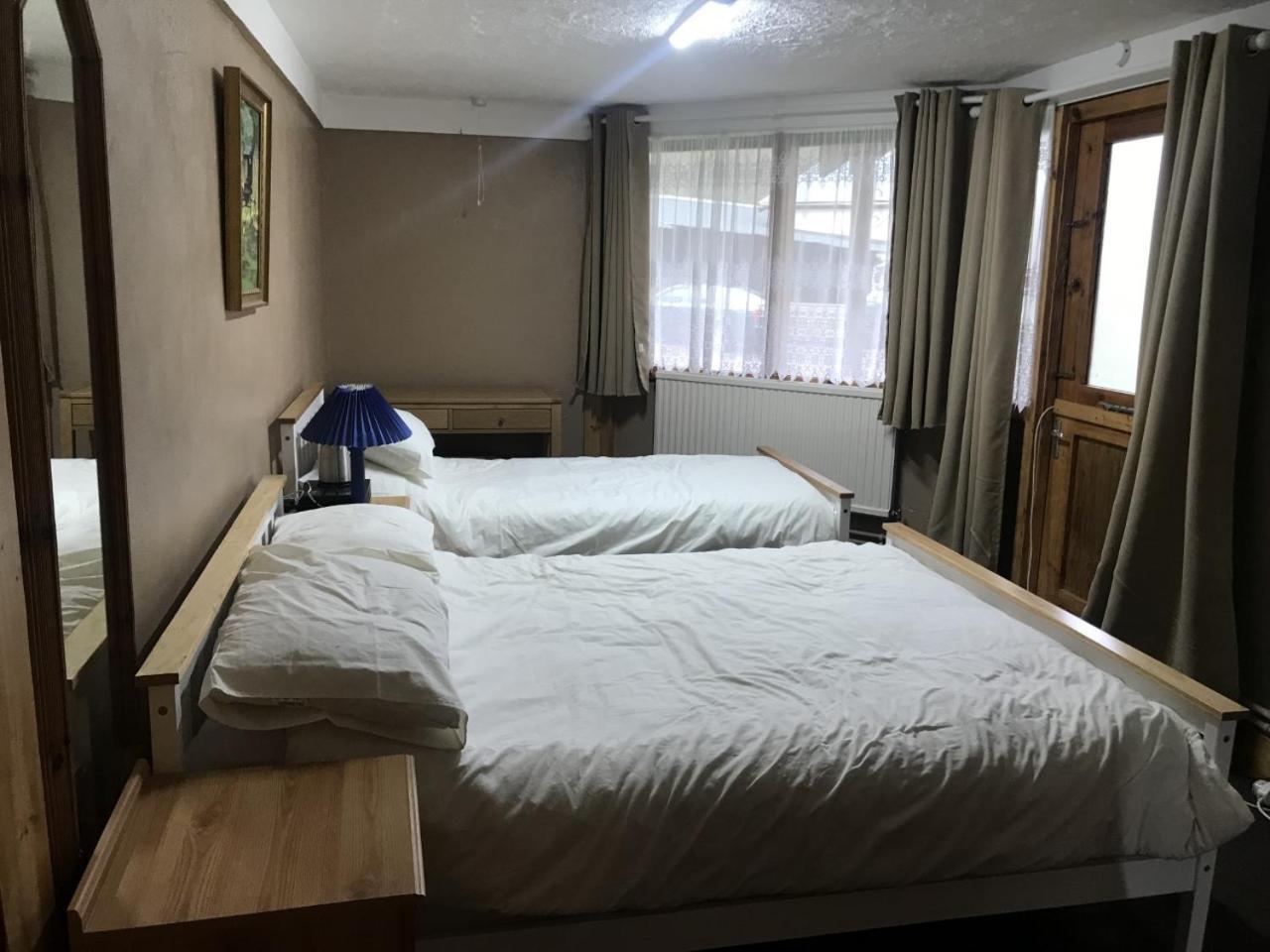 Hafan Y Coed Bed and Breakfast Abercraf Exteriör bild